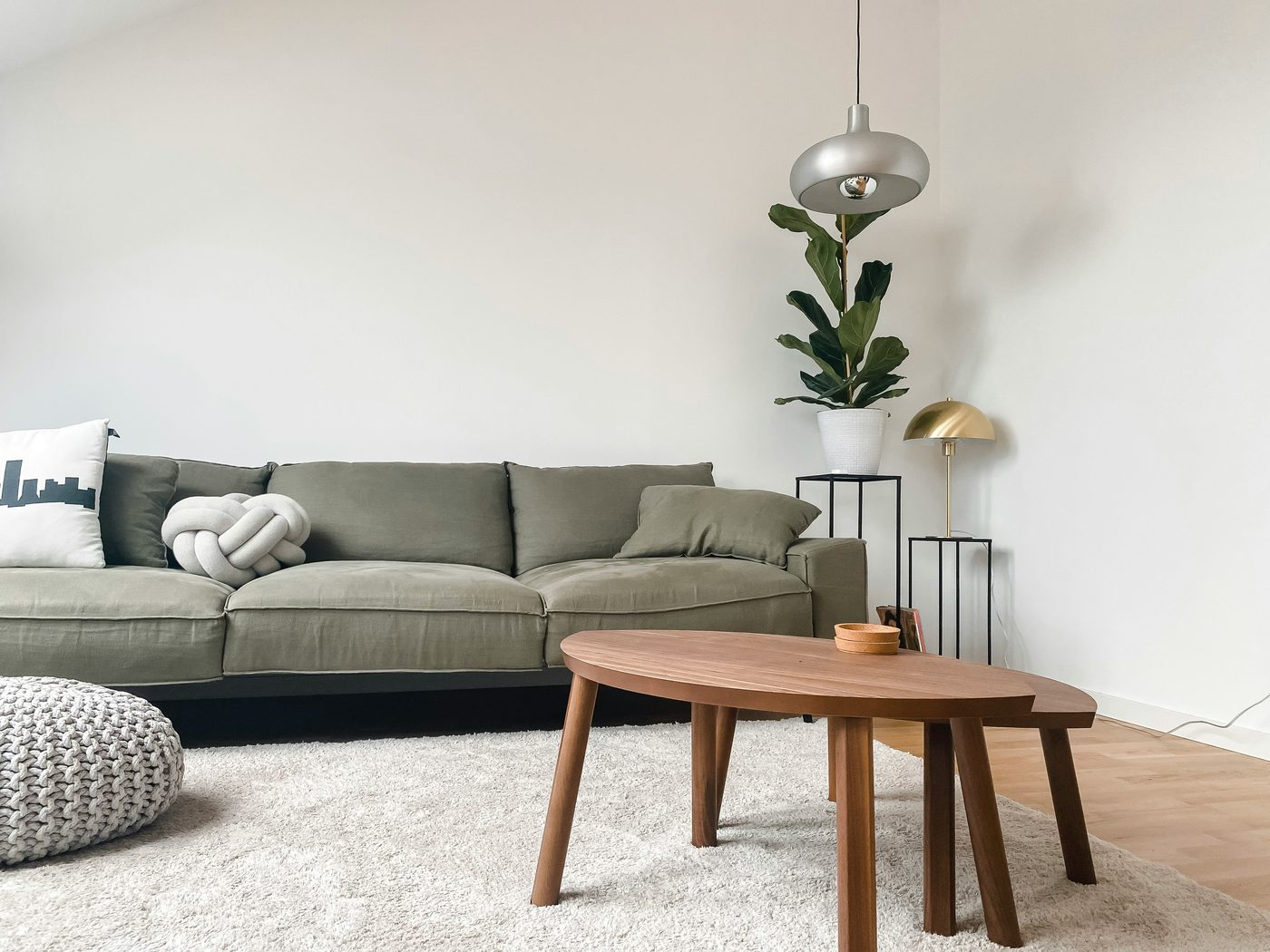 Salón reformado con diseño moderno